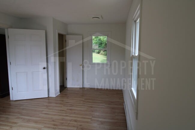 Photo - 3 Bedroom & 1 Bath Home