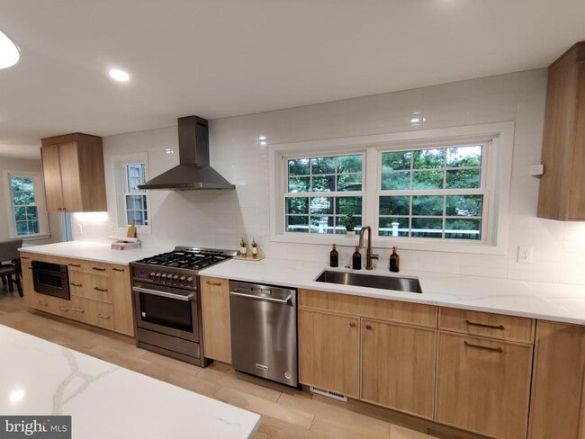 Photo - 9051 Laurel Hill Ct