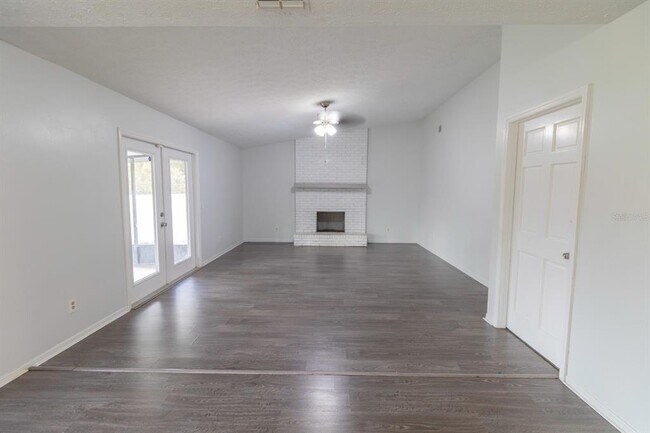 603 Angelica Pl