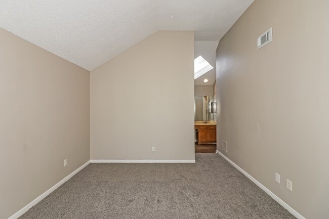 Building Photo - 8454 Lake Crystal Dr