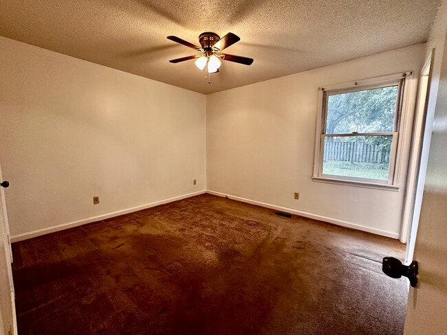 Photo - 105 Bucy Cir