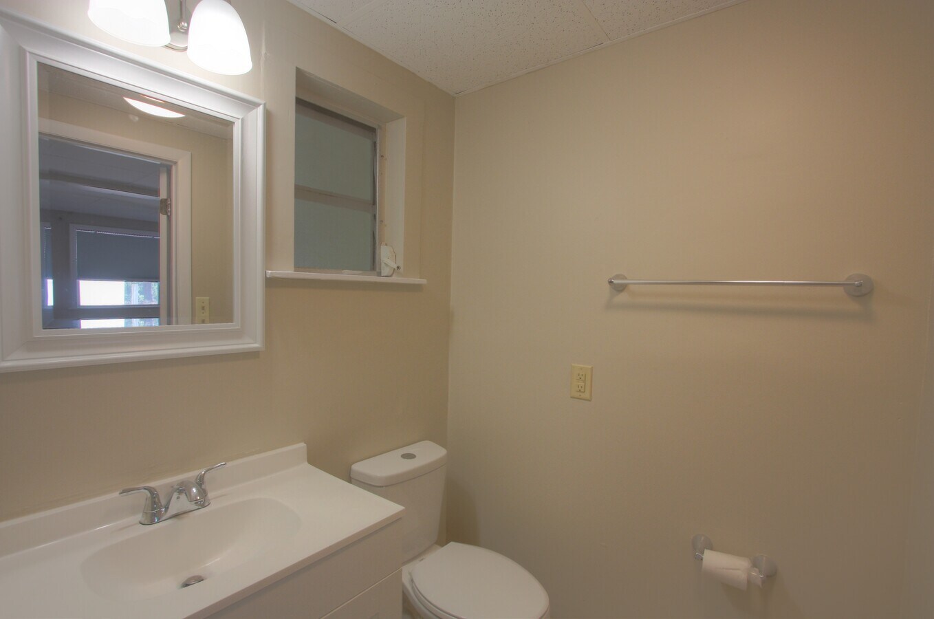 Photo - 615 Shore Rd Unit Apt 4