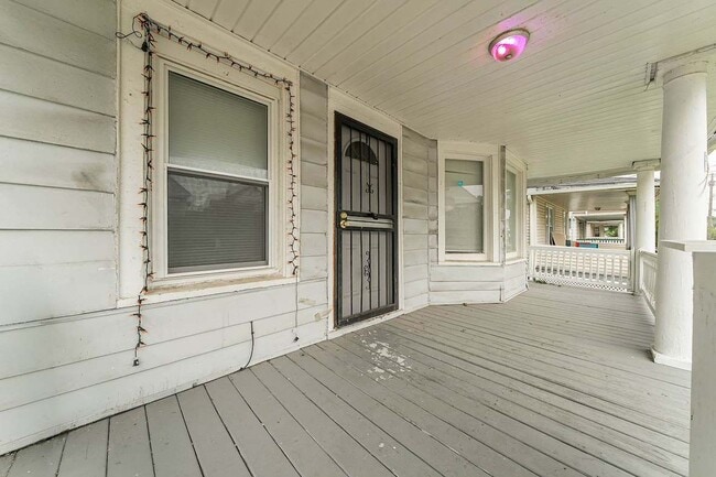 Photo - 2145 W 100th St