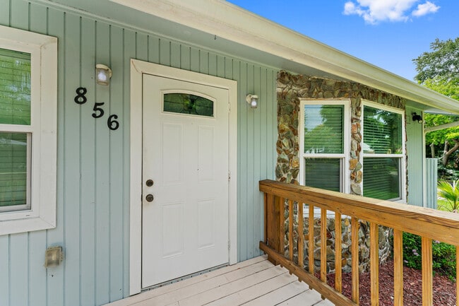 Photo - 856 SW Rustic Cir