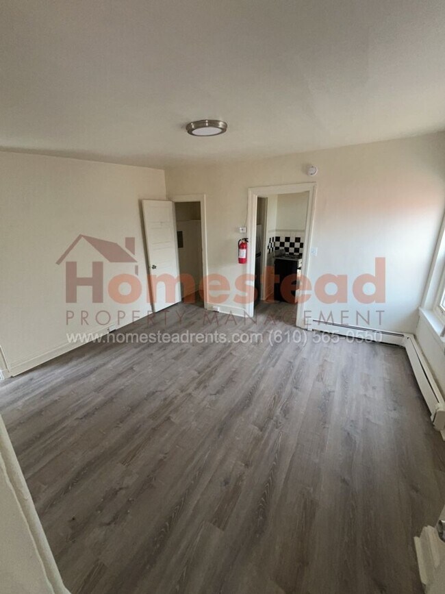 Photo - 1039 Powell St Unit 3