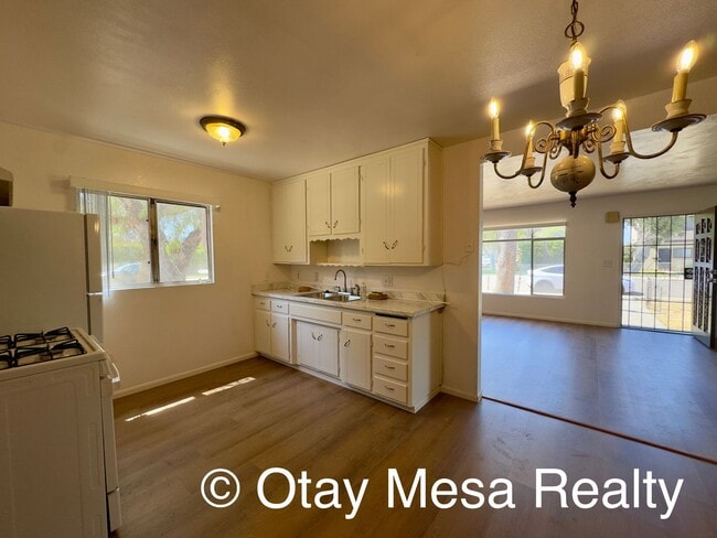 Building Photo - Charming 3-Bedroom Home with Expansive Outdoor Space