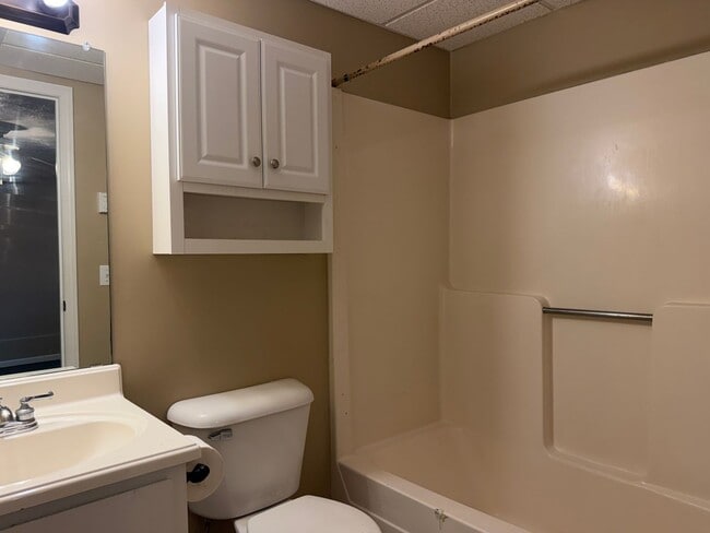 Photo - 802 12th St NW Unidad 802 12th Street NW - 6