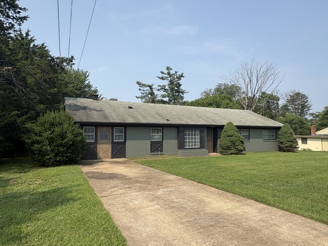 Building Photo - 499 Greenwell Ct