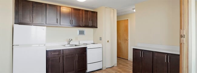 Photo - 1055 Adams Cir