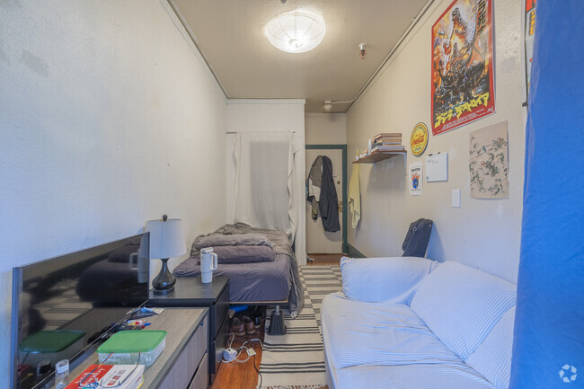 Third Floor Single - 155 SF - Cloyne Court Apartments