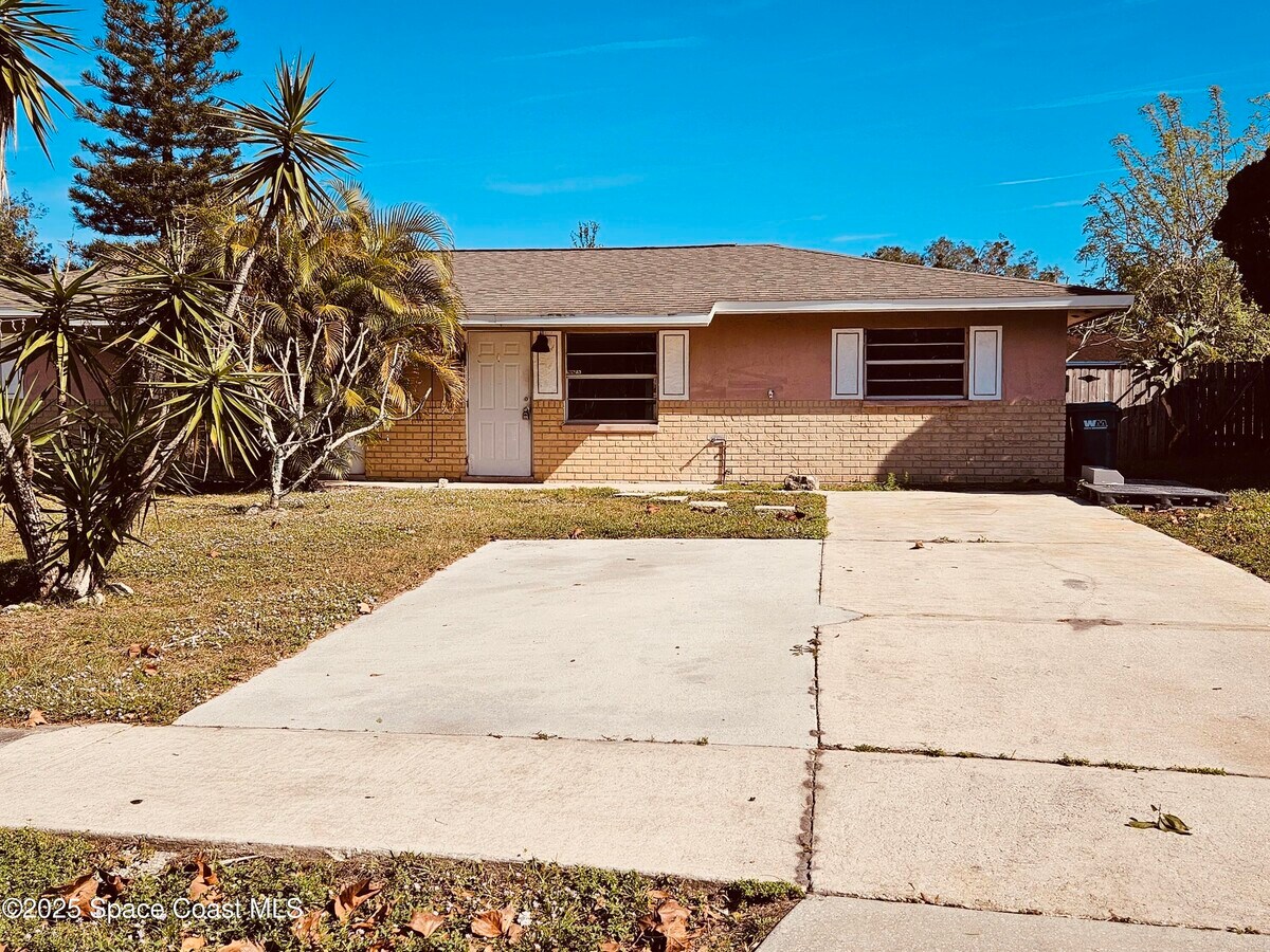 Photo - 739 Lunar Lake Cir