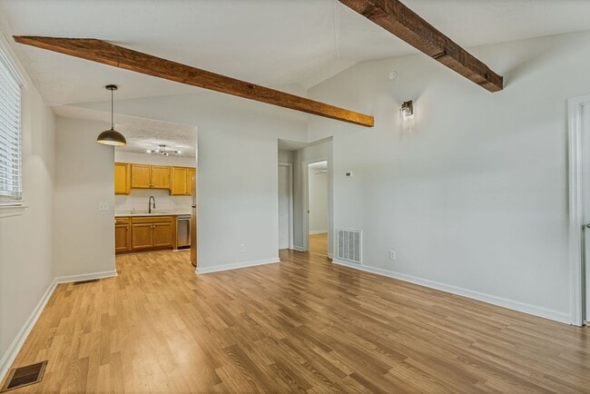 Photo - AVAILABLE NOVEMBER 10th. 2 Bed 1 bath FOR ...
