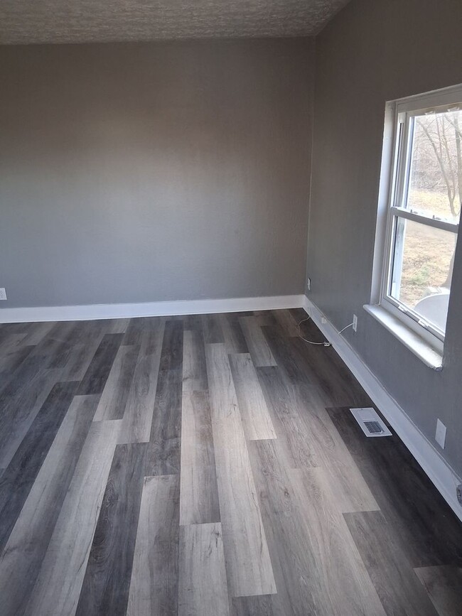 Photo - 2 bedroom 1 bath house for rent close to WPAFB, downtown Fairborn