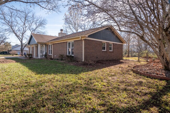 Photo - 110 Peabody Rd