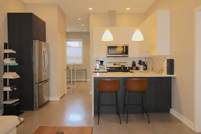 Photo - 2 bedroom in Chicago IL 60622 Unit 2R