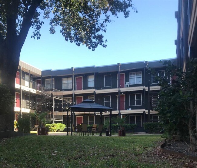 Photo - 415 W 39th St Unit 209