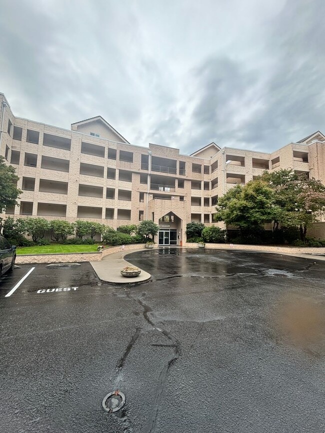 Building Photo - 5halb01 Unit 6685