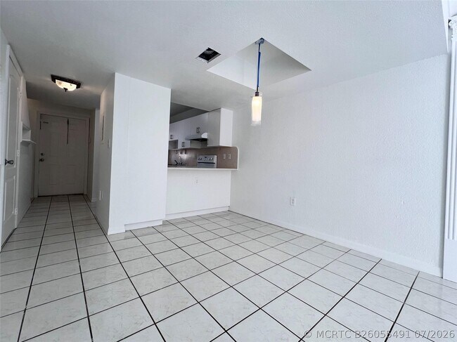 519 W 68th St