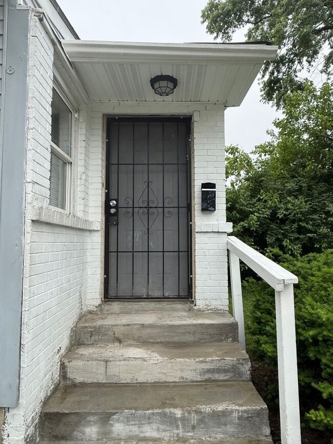 Photo - Charming 3BR/1.5BA Home with Large Yard & Spacious Eat-In Kitchen