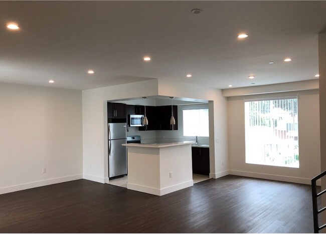 Photo - 14802 Delano St