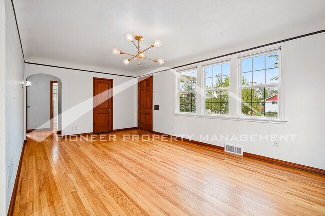 Photo - Spacious Home with Washer/Dryer and Centra...