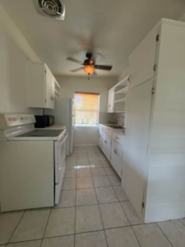 Photo - 247 Cocos Dr