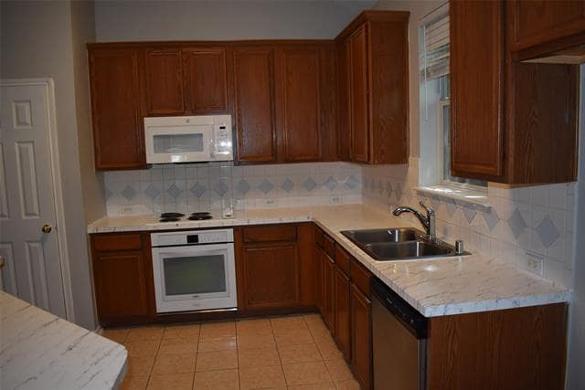 Photo - 2027 Wimbledon Dr