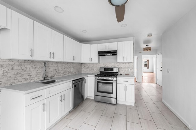 Photo - 172 W 49th St Unit 1