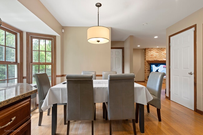 Photo - 560 Rapidan Ct