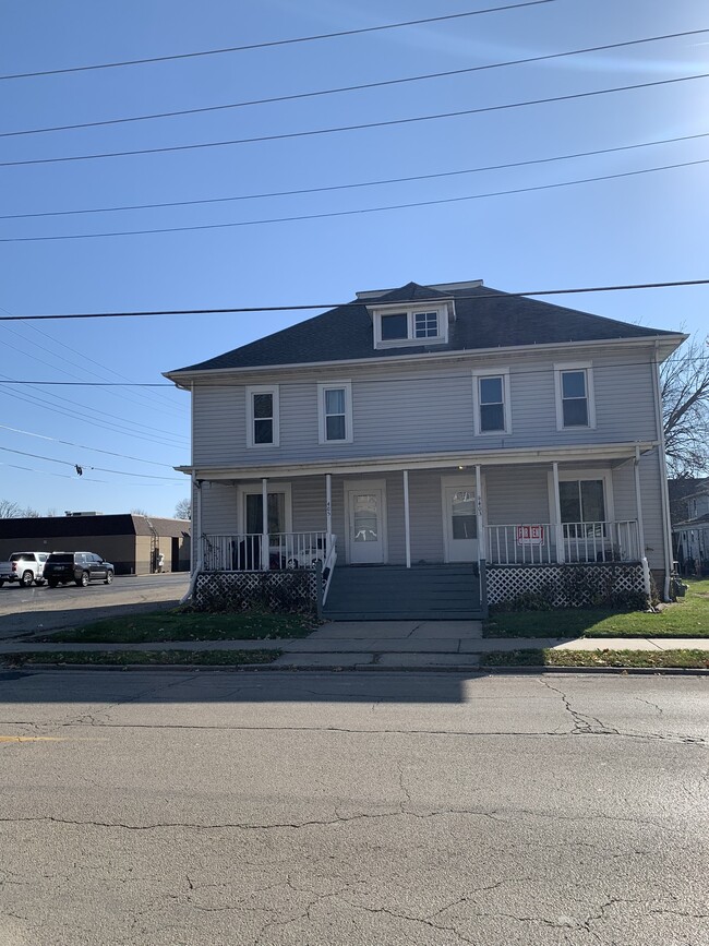 Photo - 403 E 5th St Townhome