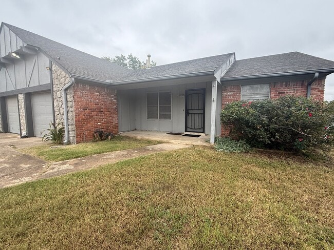 Photo - Duplex with 3 Bedrooms, Granite Counters