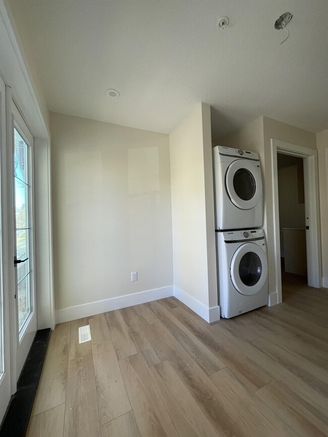 Photo - 8717-8110 110 St NW Unit 2B