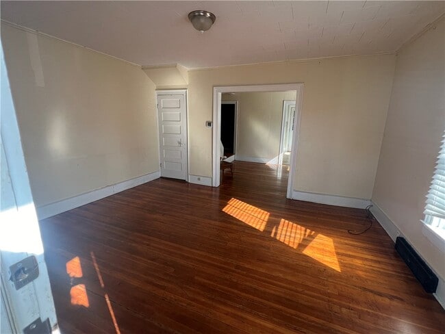 Photo - 10 Columbia St