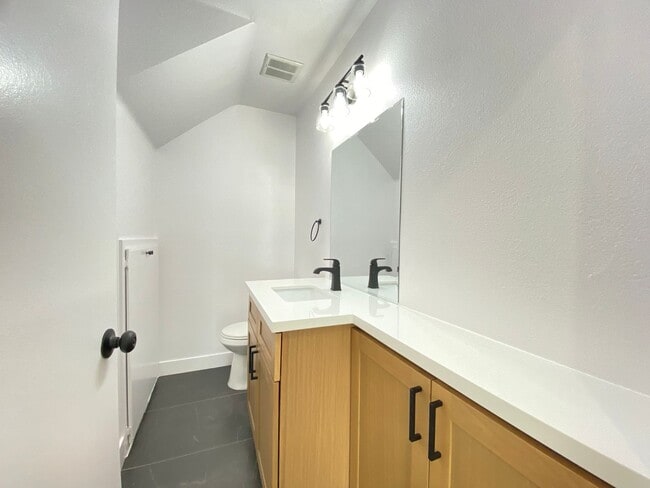 Photo - 2500 Abbot Kinney Blvd Unit 7125 - APT 29