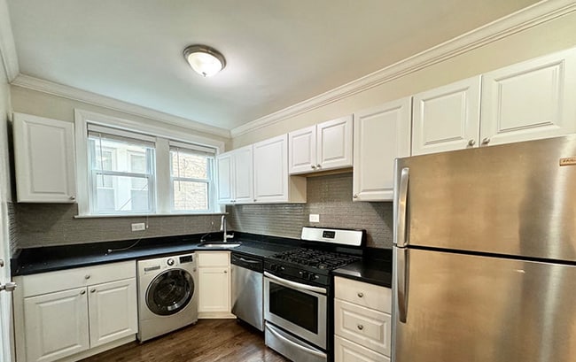 Photo - 3825 N Greenview Ave Unit 1E