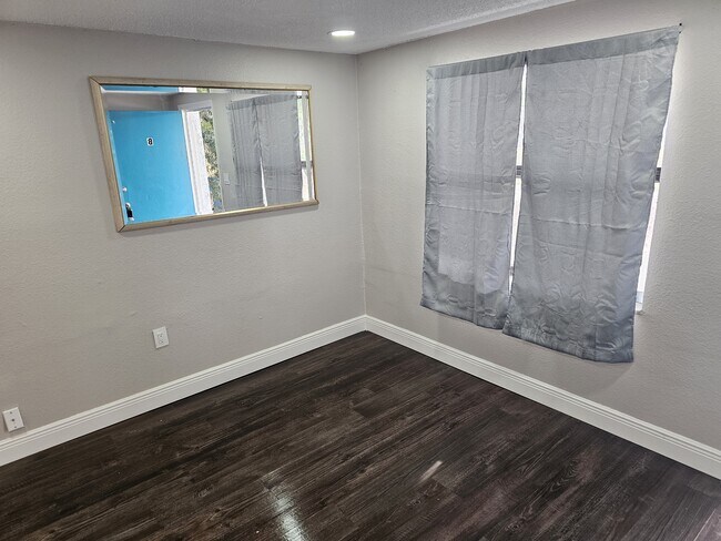 Photo - 2989 Willow Ave