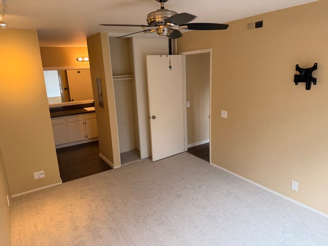 Photo - 4015 Porte La Paz Unit 136