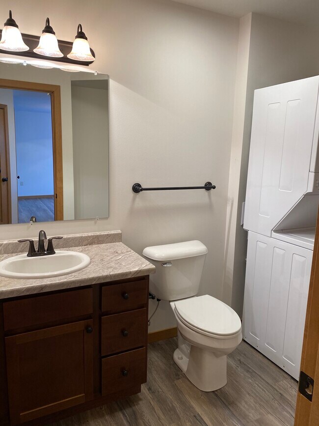 Photo - 609 Spruce Ln Unit 2