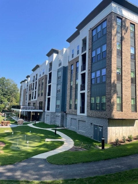 Building Photo - 76 Old Mill Bottom Rd N Unit 203 Rental