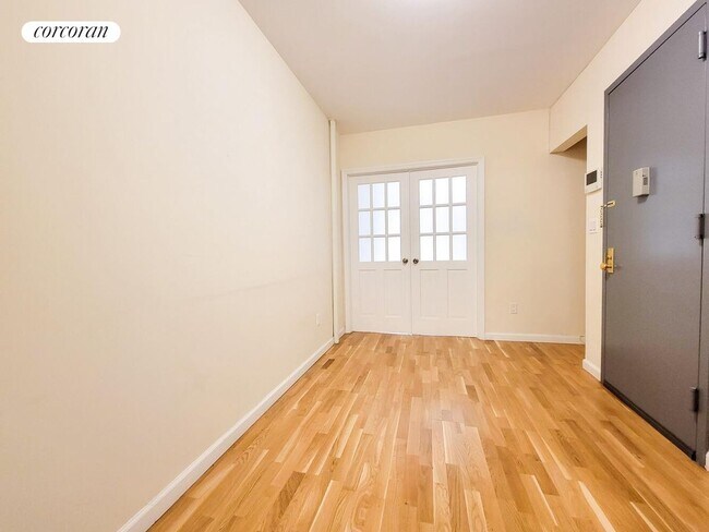 Photo - 239 E 51st St