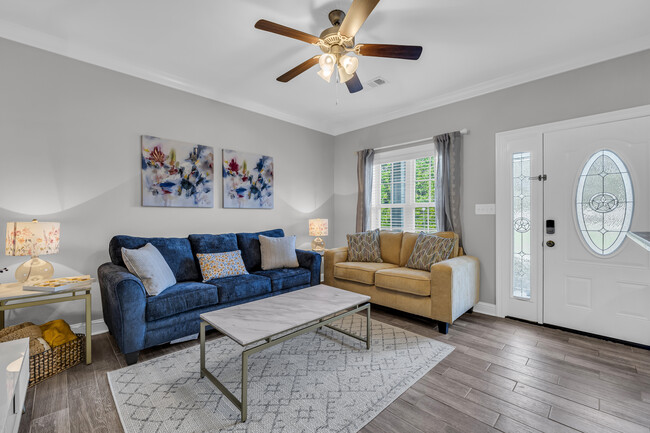 Building Photo - 923 Muirfield Dr Rental