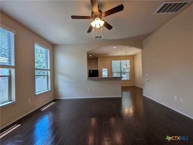 Photo - 622 Creekside Cir