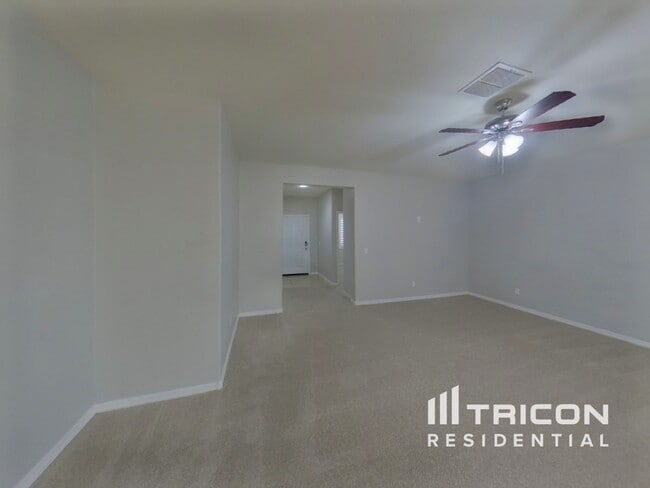 Photo - 40008 W Pryor Ln