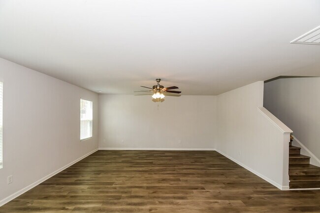 Photo - 102 Forest Bend Way