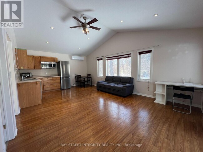 Photo - 1339 Pinegrove Rd