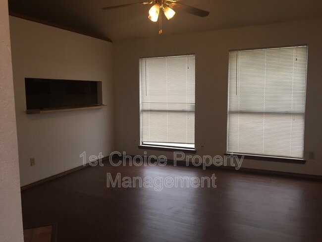 Photo - 7332 Blackthorn Dr