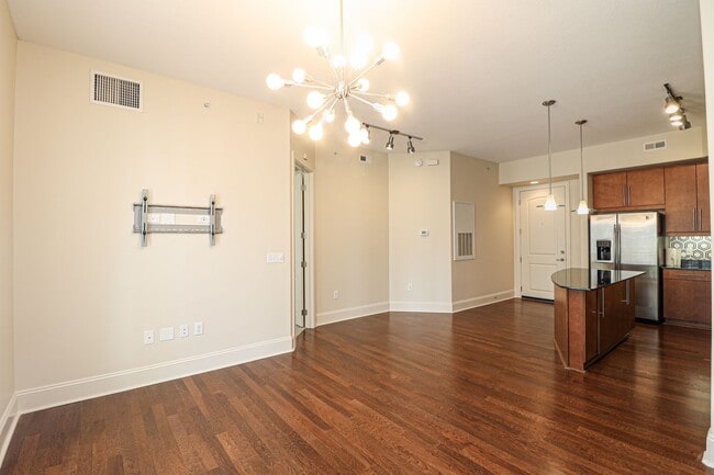 Photo - Piedmont Row Condo! Unidad 402
