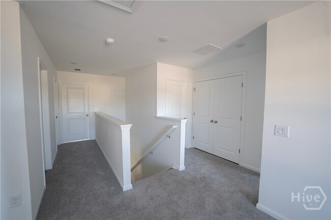 Photo - 145 Kingswood Cir