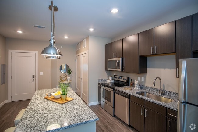 1BR, 1BA - 696 SF Model