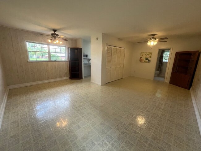 Photo - Studio Apartment in Wellborn, near downtown. All Utilities included.